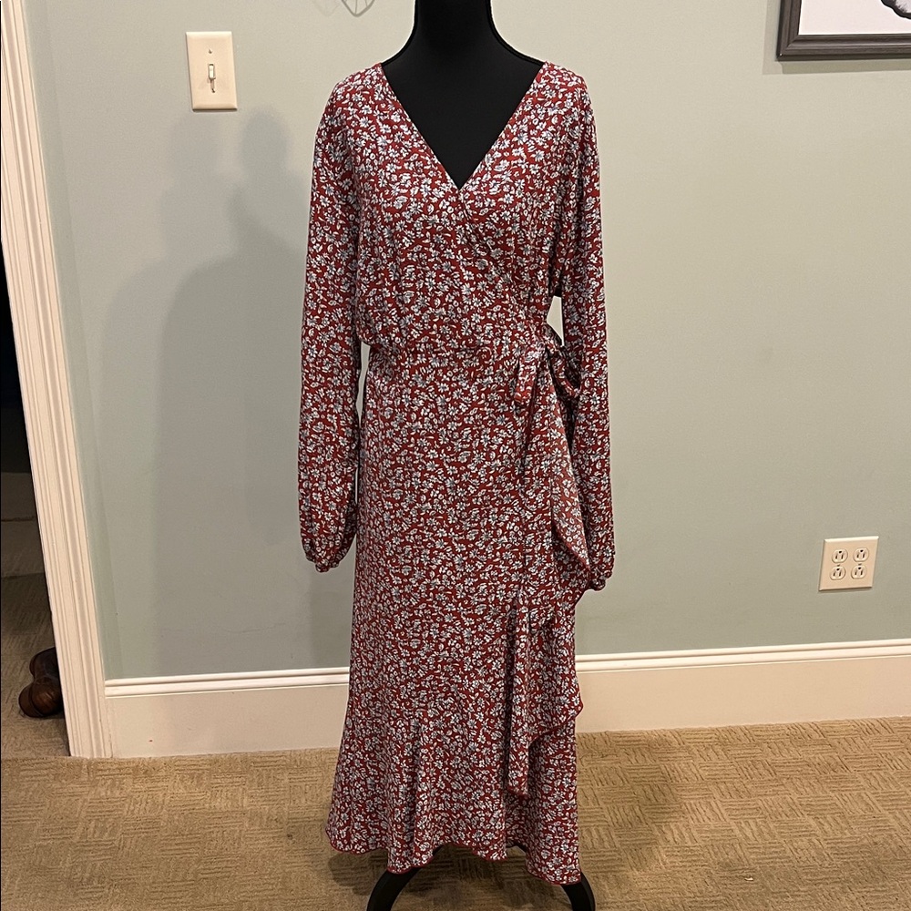 Elegant Floral Long Sleeve Dress in Burgundy